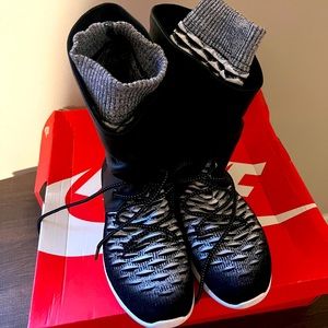 Nike Roshe Two Flyknit Running Trainers Sneaker Shoes